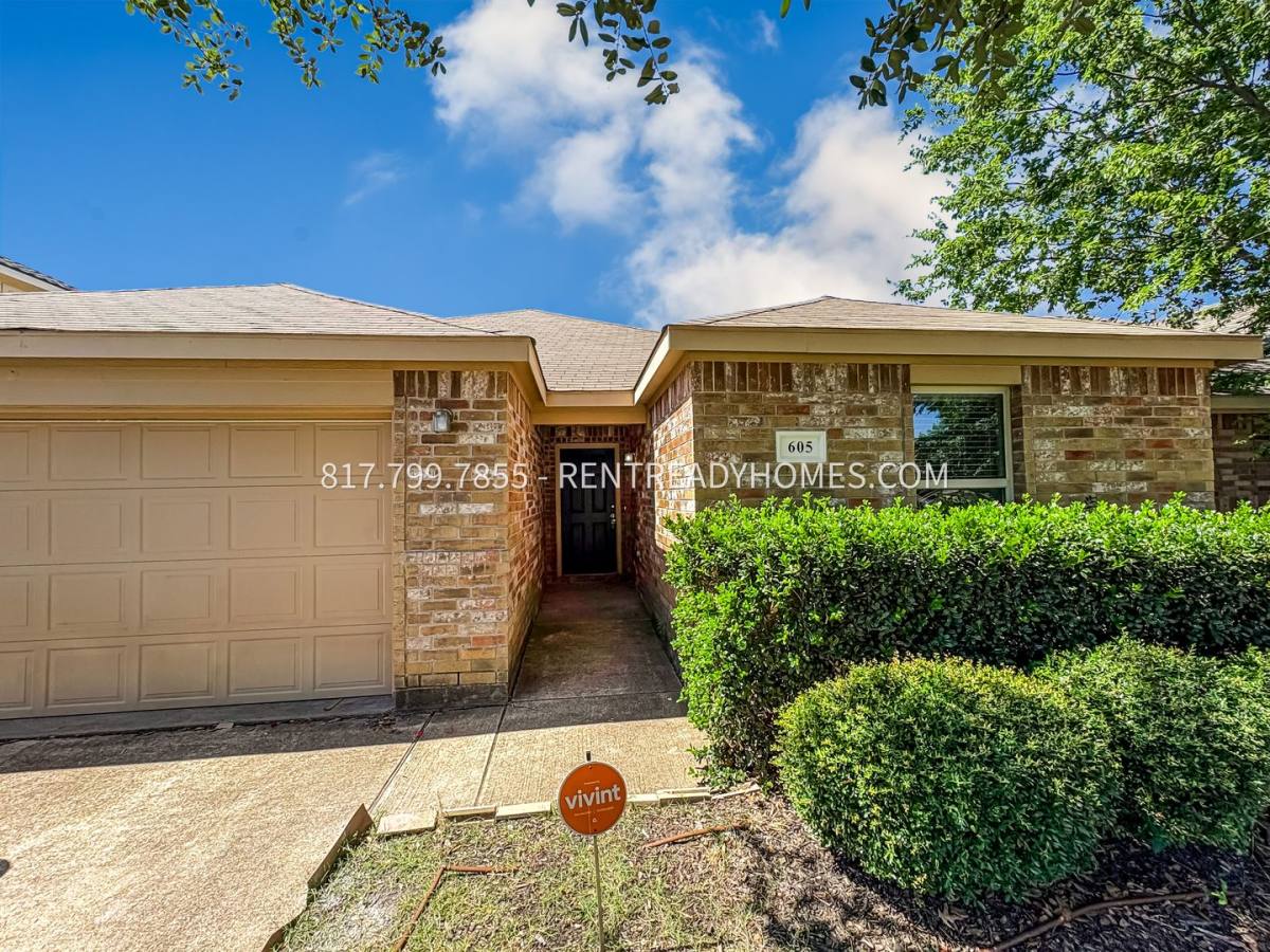 House for rent at 605 Stirrup Bar Dr, Fort Worth, TX 76179