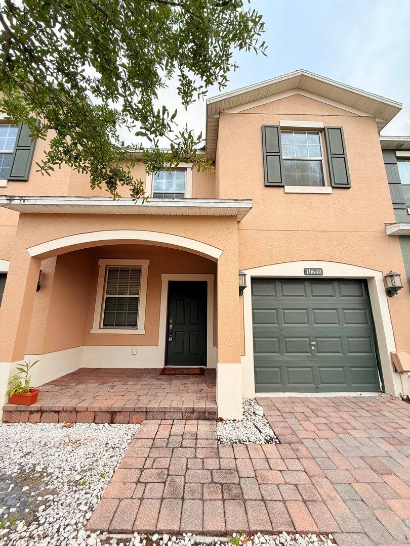 Townhouse for rent at 10640 Savannah Plantation Court, Orlando, FL 32832