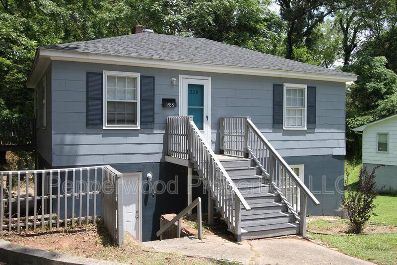 House for rent at 228 S Hampton Dr, Spartanburg, SC 29306