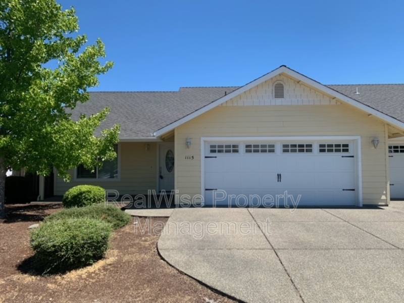 Apartment for rent at 1115 Westerly Court, Grants Pass, OR 97527