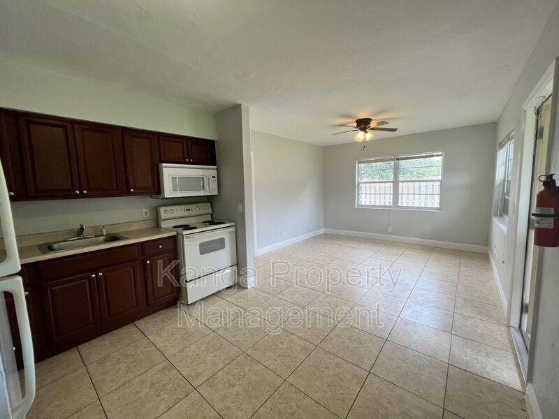 Apartment for rent at 4820 Maine St #4, Lake Worth, FL 33461