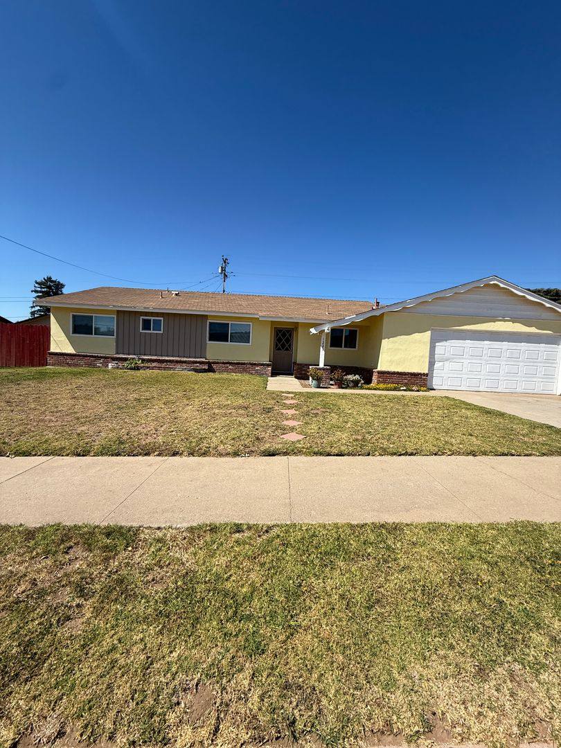 1221 Mira Flores, Santa Maria, CA 93455