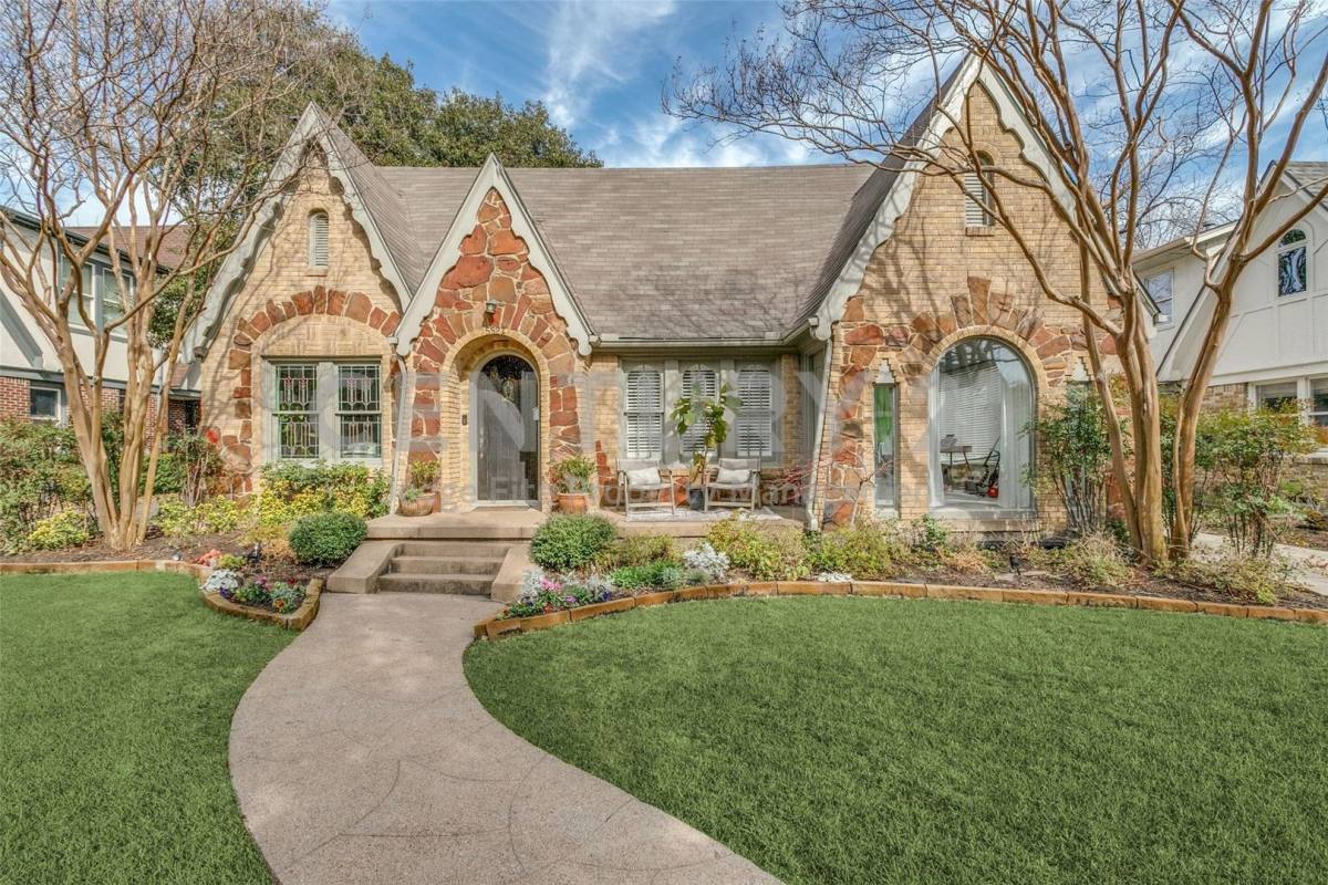 House for rent at 5527 Mercedes Ave, Dallas, TX 75206