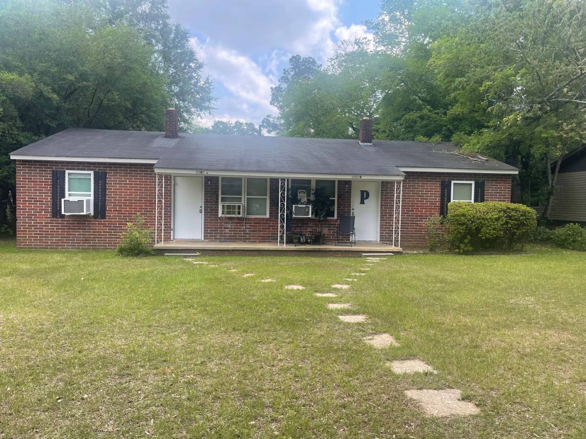 Apartment for rent at 1402-A W Whitney Ave, Albany, GA 31707