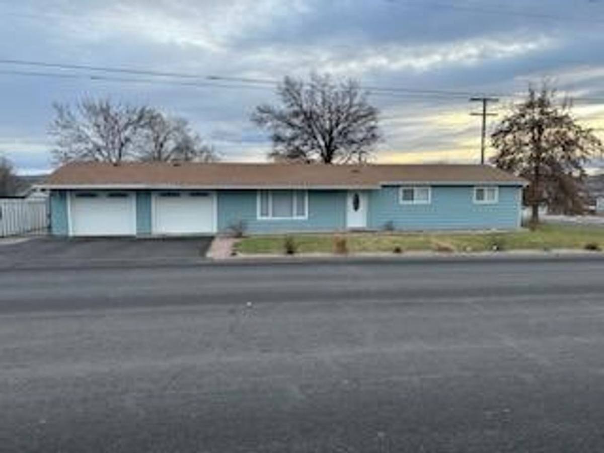 House for rent at 165 NE Oak, Madras, OR 97741