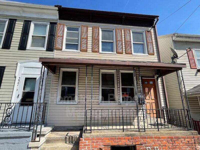 Apartment for rent at 225 N Newberry St, York, PA 17401