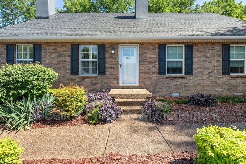 Townhouse for rent at 208 Cottage Place, Nashville, TN 37214