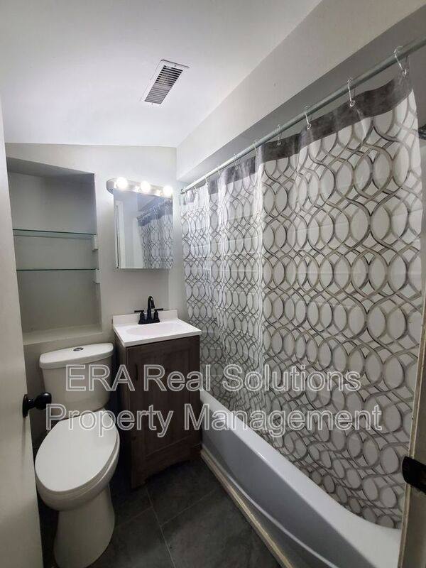 Apartment for rent at 58 N Chase Ave #B, Columbus, OH 43204