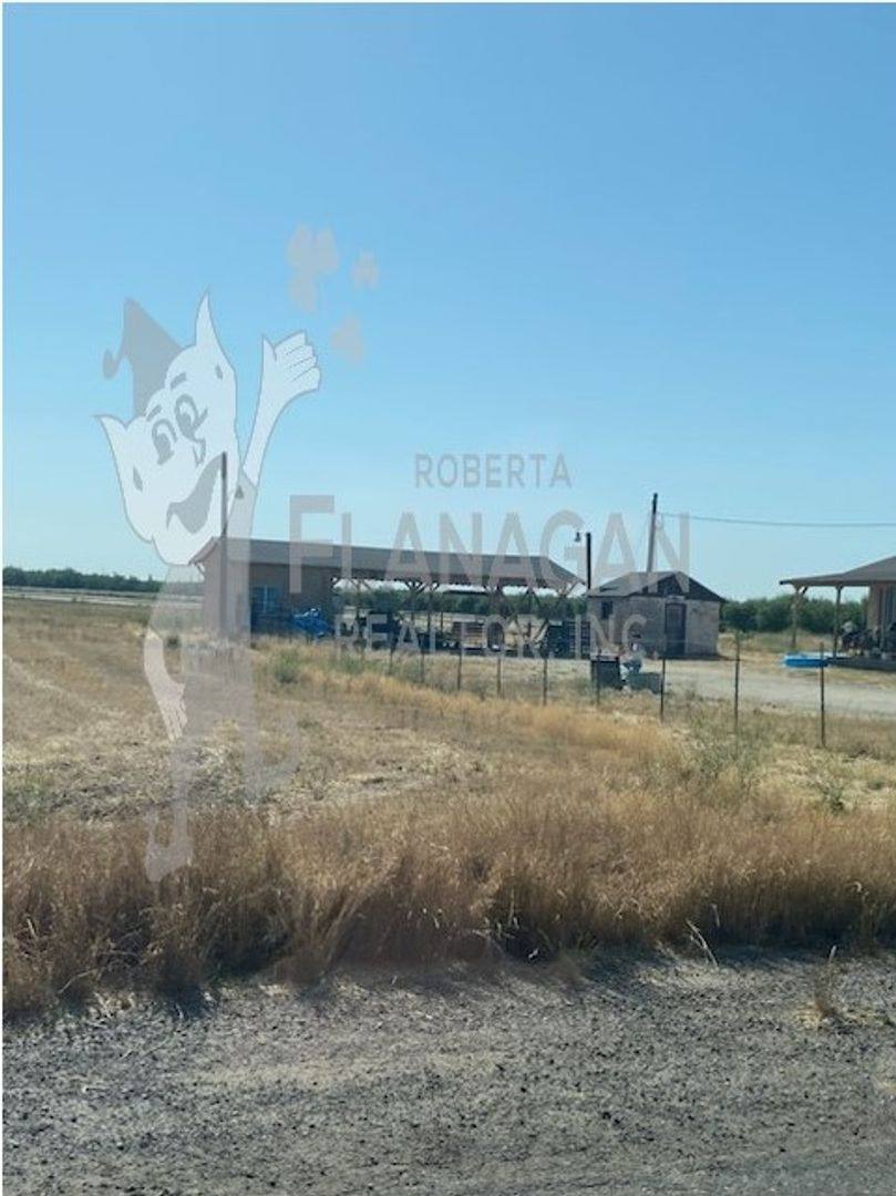 House for rent at 19676 Rd, Chowchilla, CA 93610