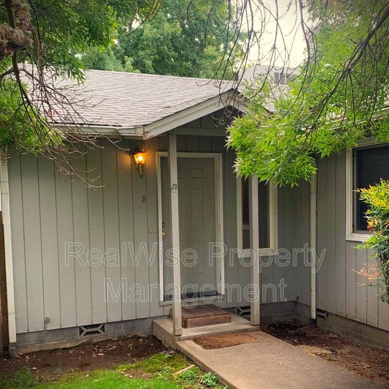 Apartment for rent at 1636 Leonard Rd #B, Grants Pass, OR 97527