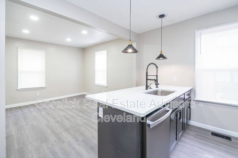 Apartment for rent at 2158 Murray Hill #UPSTAIRS, Cleveland, OH 44106