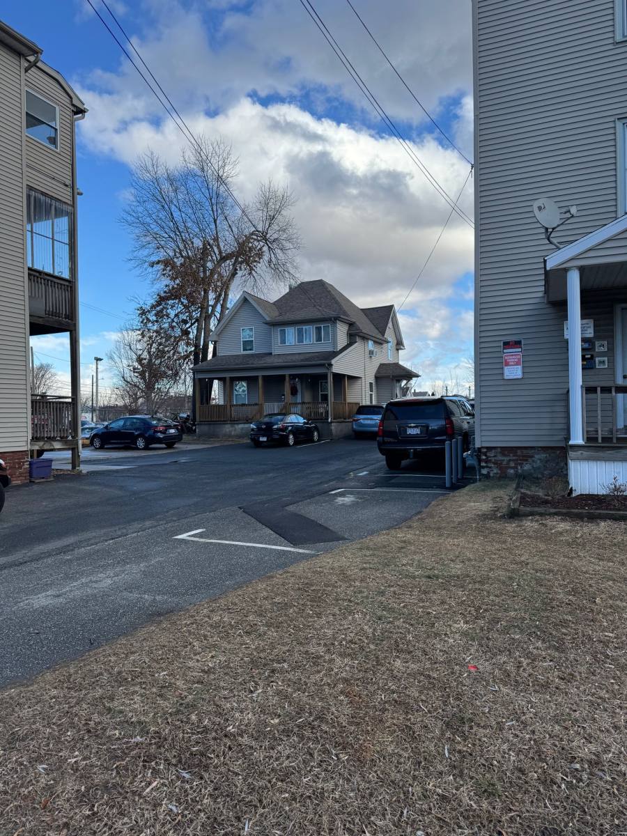 Apartment for rent at 1009-1011 Main St, West Springfield, MA 01089