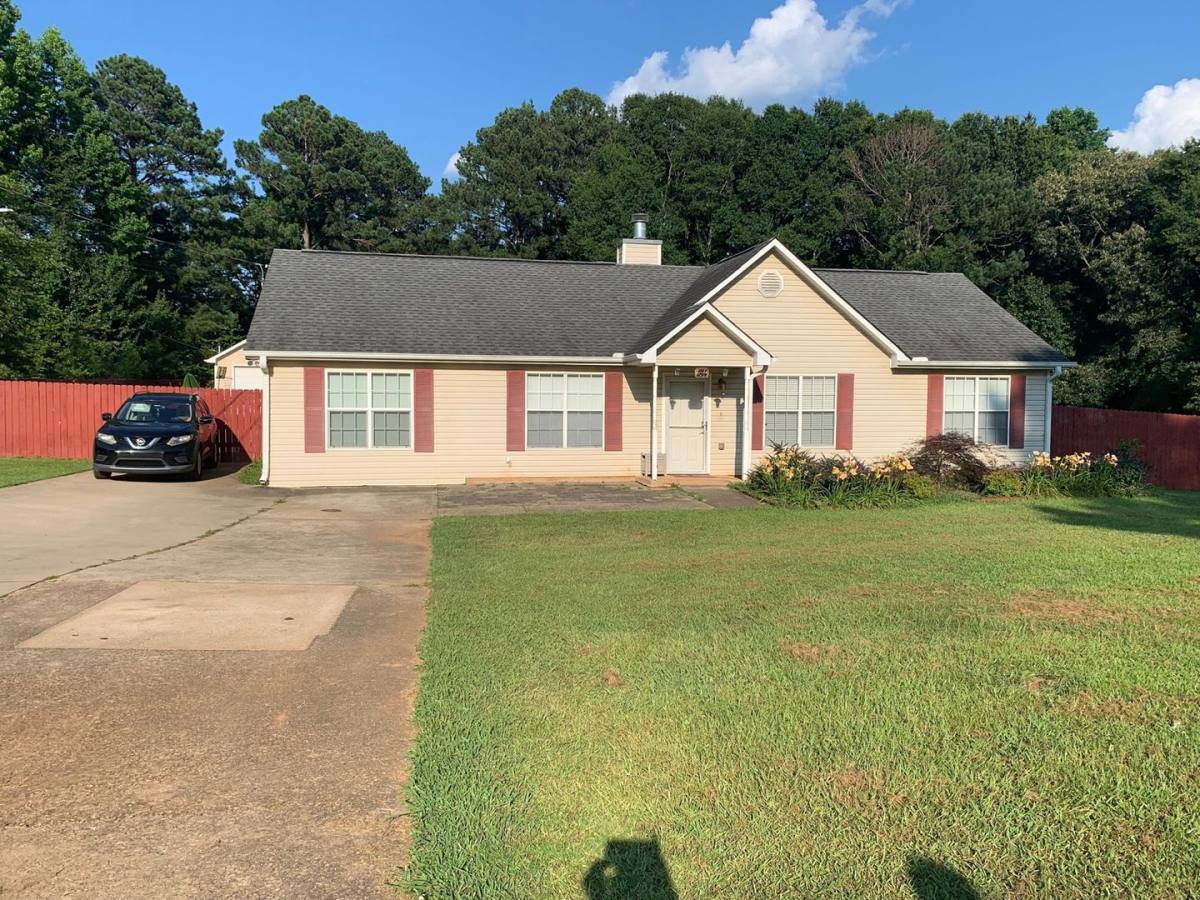1254 N Hampton Dr, Hampton, GA 30228
