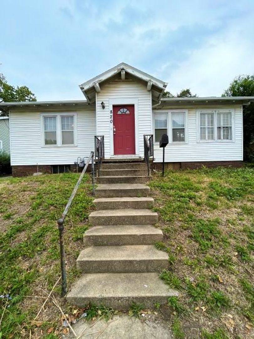 Apartment for rent at 820 Salem St, Lafayette, IN 47904