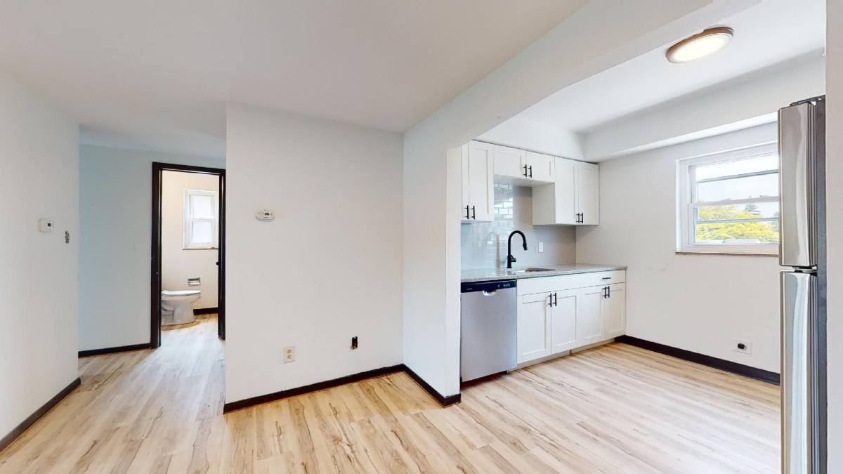 Apartment for rent at 6390 Ridge Rd, Cleveland, OH 44129