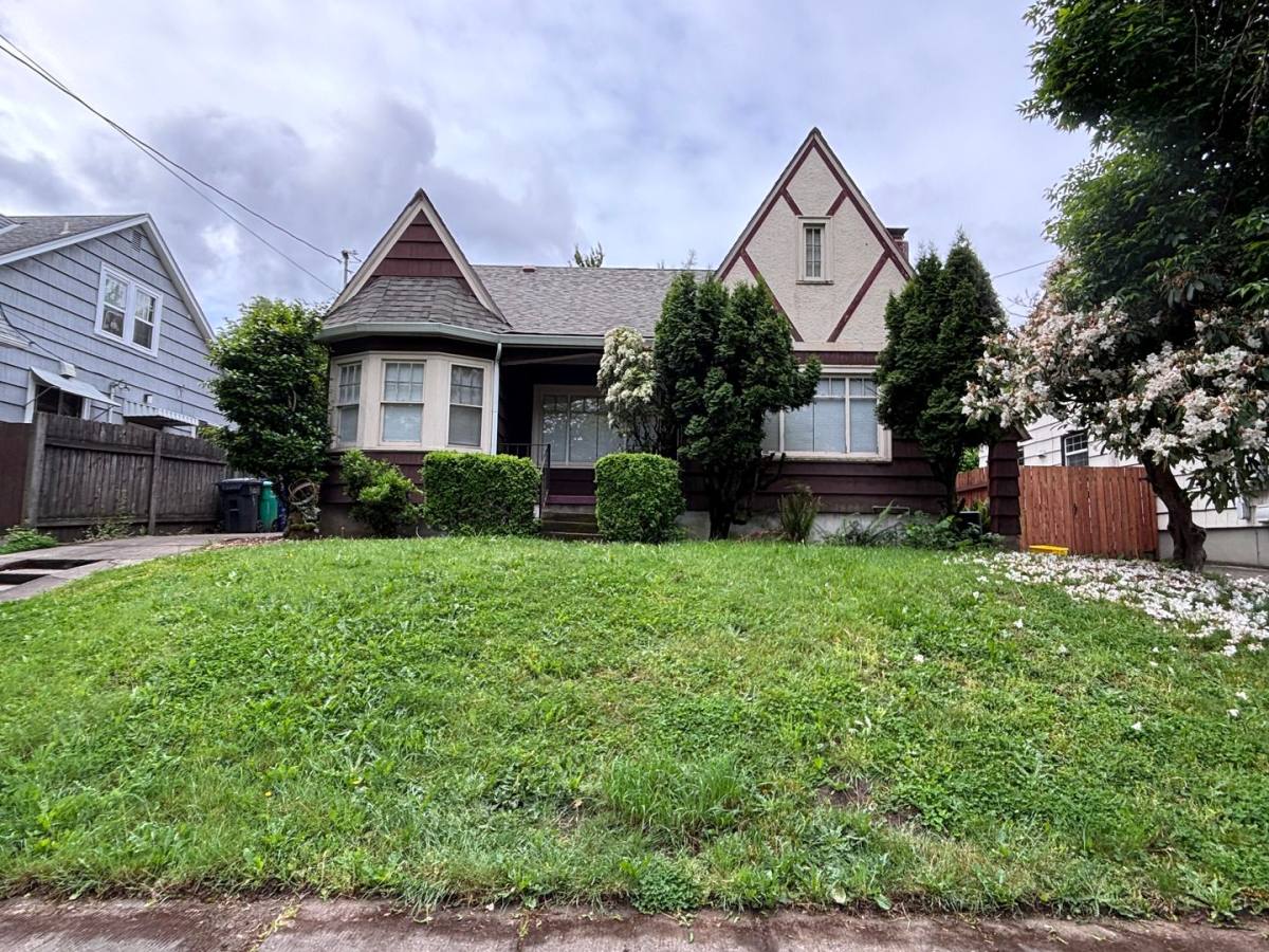 House for rent at 3834 NE Senate St, Portland, OR 97232