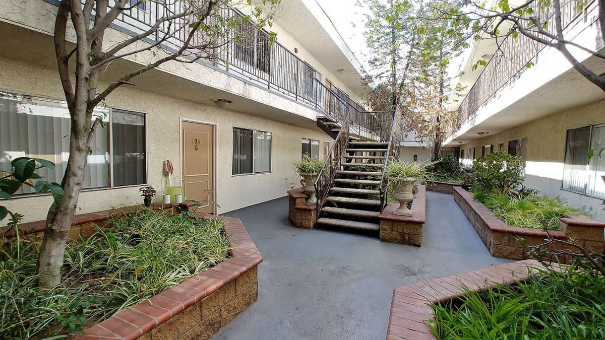 Apartment for rent at 13805 Sherman Way, Van Nuys, CA 91405