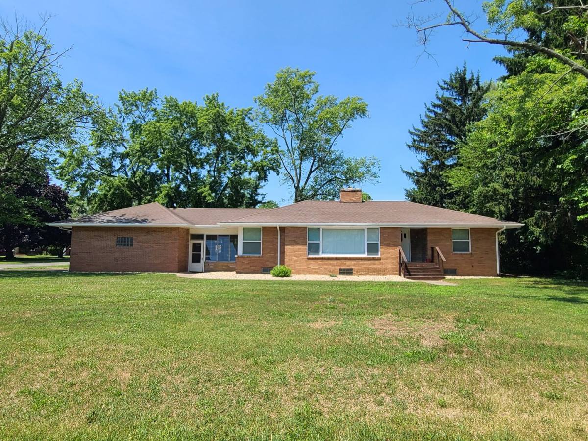 House for rent at 1648 Columbus Ave, Benton Harbor, MI 49022
