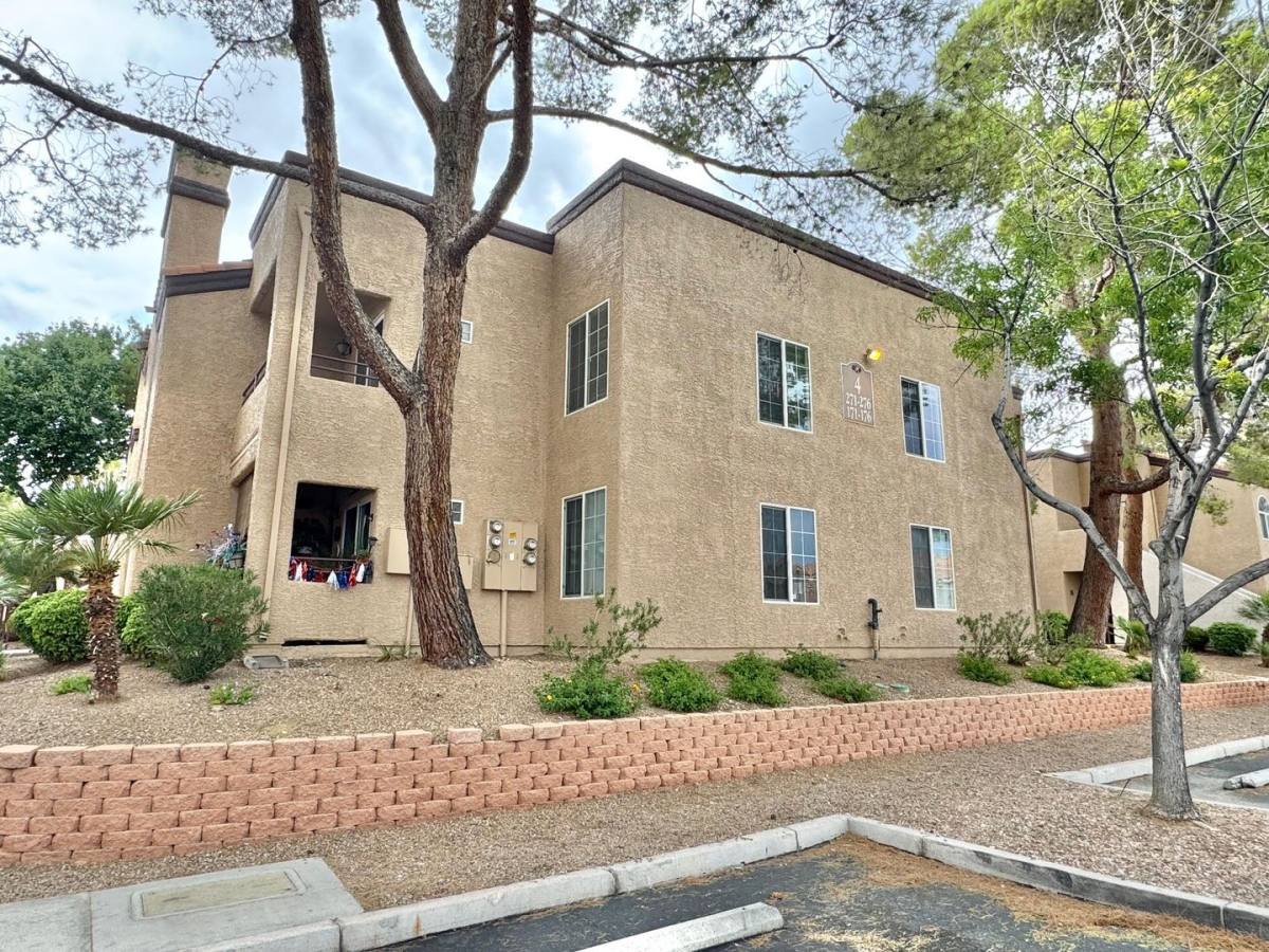 House for rent at 9325 W Desert Inn Rd, Las Vegas, NV 89117