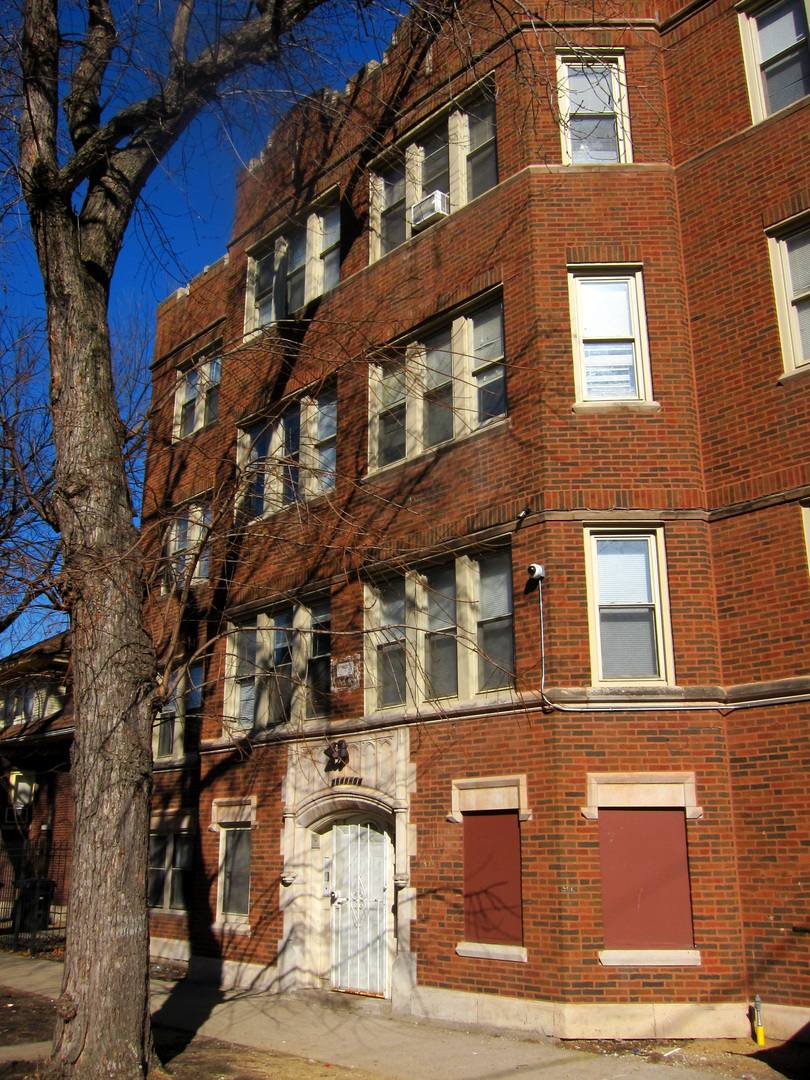 Apartment for rent at 2648 E 78th St, Chicago, IL 60649