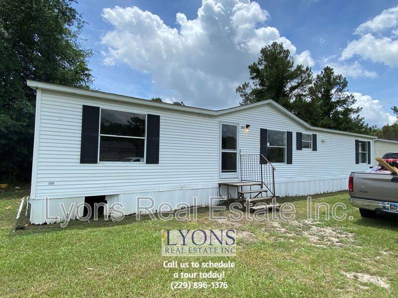 House for rent at 502 Crestivew Dr, Sparks, GA 31647