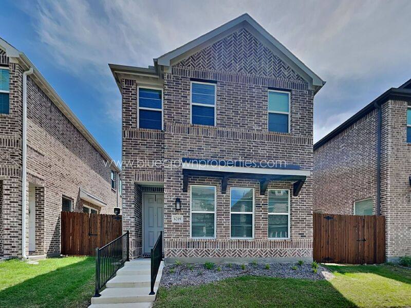 House for rent at 6209 Queen's Path, North Richland Hills, TX 76180
