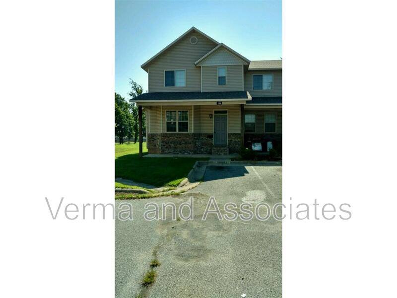 Townhouse for rent at 192 Fair St #194, Centerton, AR 72719