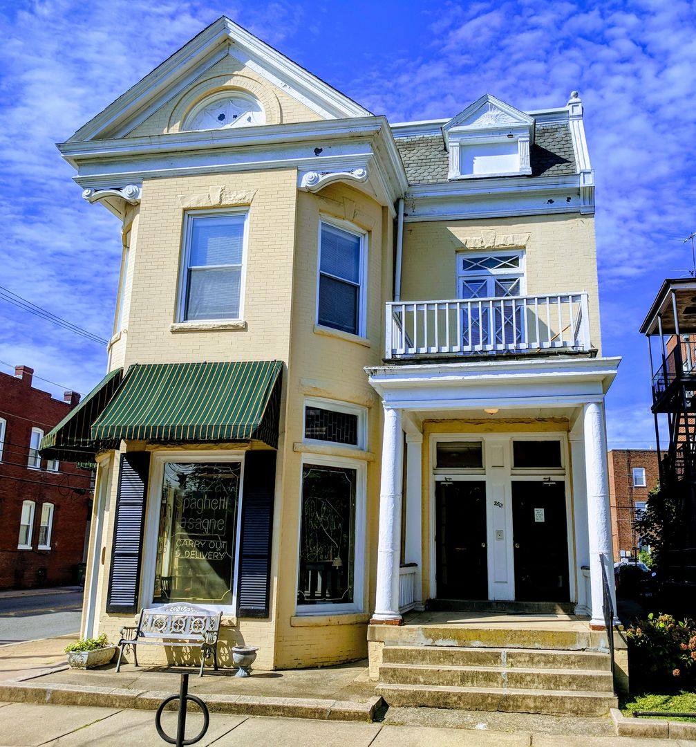 Apartment for rent at 2601 Park Ave, Richmond, VA 23220