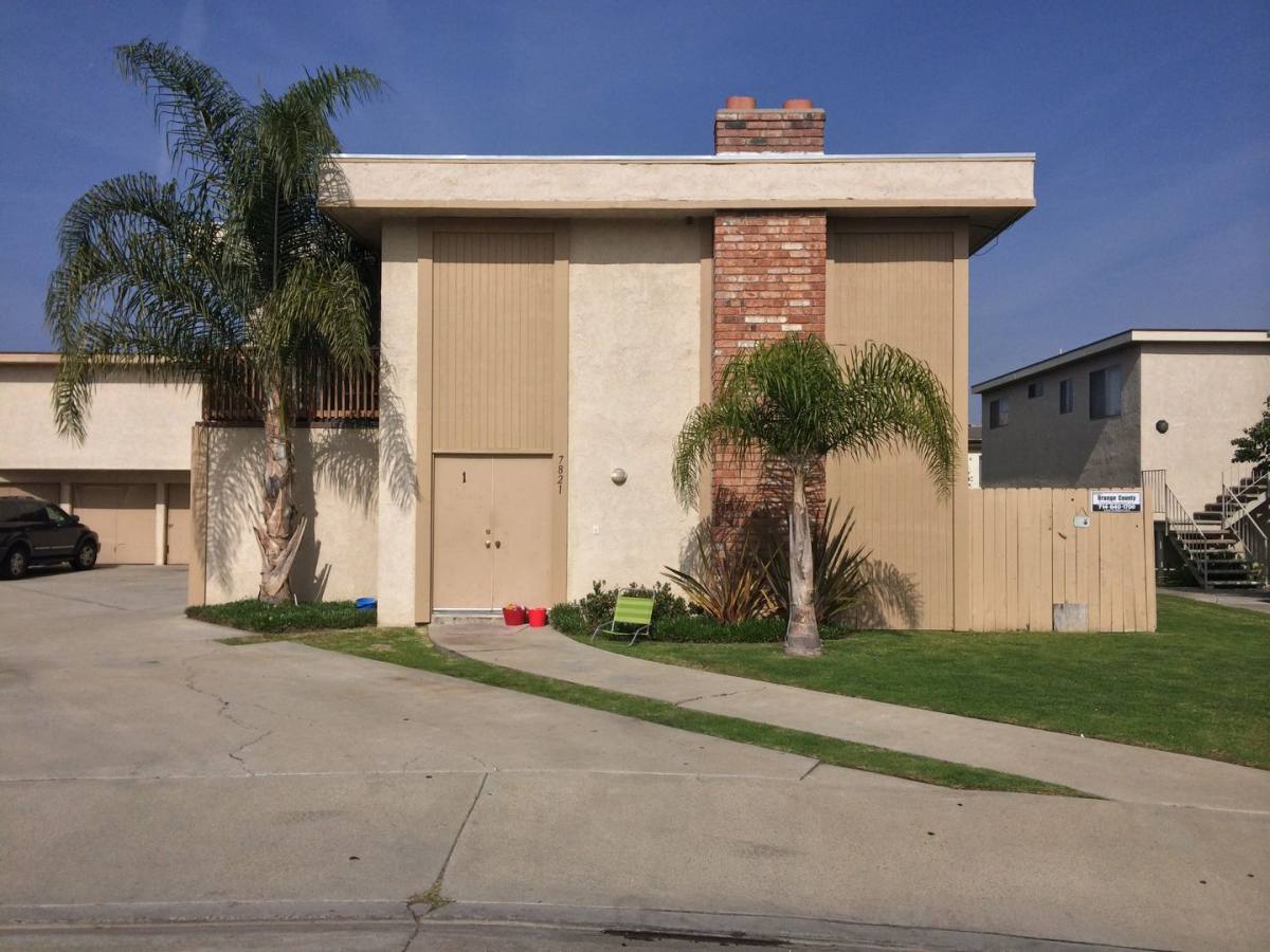 Apartment for rent at 7821 Shaffer Circle, Huntington Beach, CA 92648