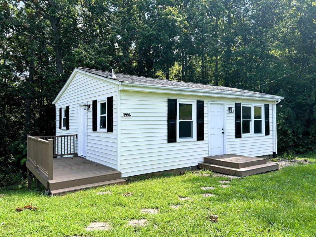 House for rent at 3996 Dug Hill Rd, Lenoir, NC 28645