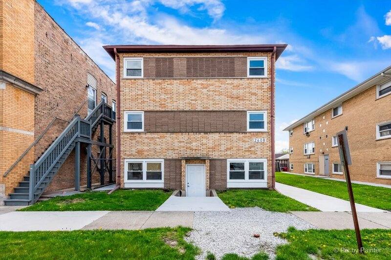 Apartment for rent at 2608 Saint Charles Rd, Bellwood, IL 60104
