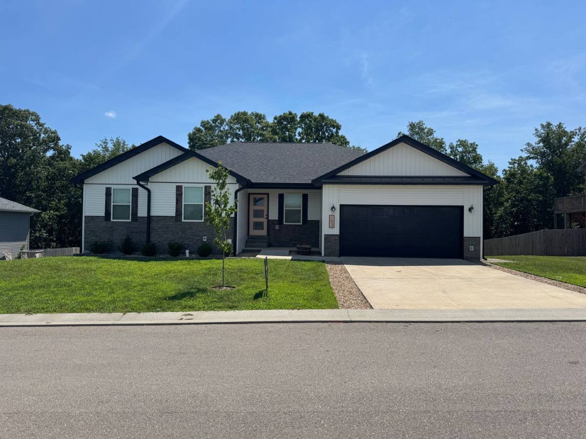 House for rent at 153 Mesa Dr, Waynesville, MO 65583