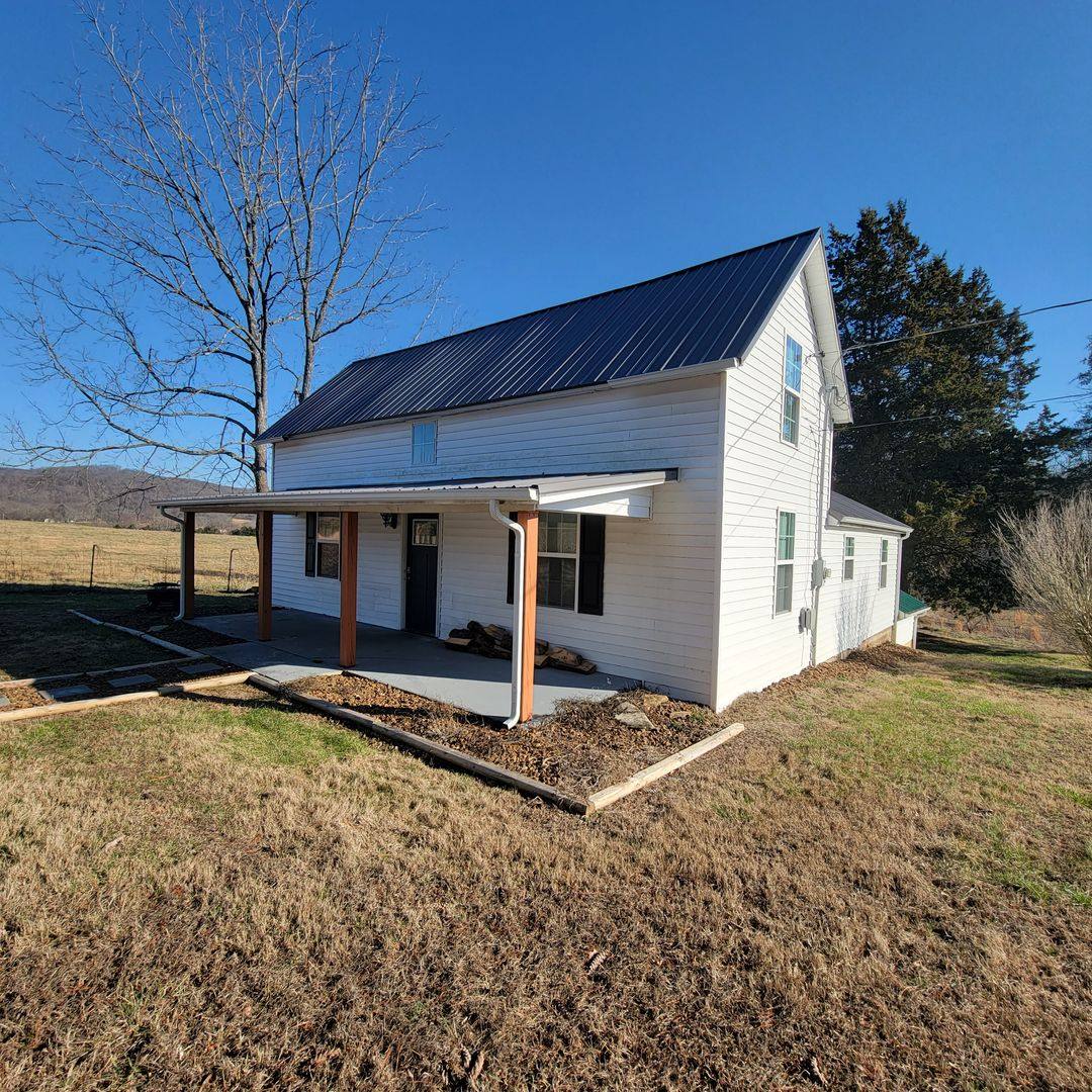 House for rent at 1048 Heady Rd, Sparta, TN 38583