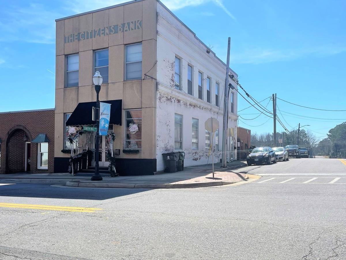 Apartment for rent at 201 S Hill Ave, South Hill, VA 23970