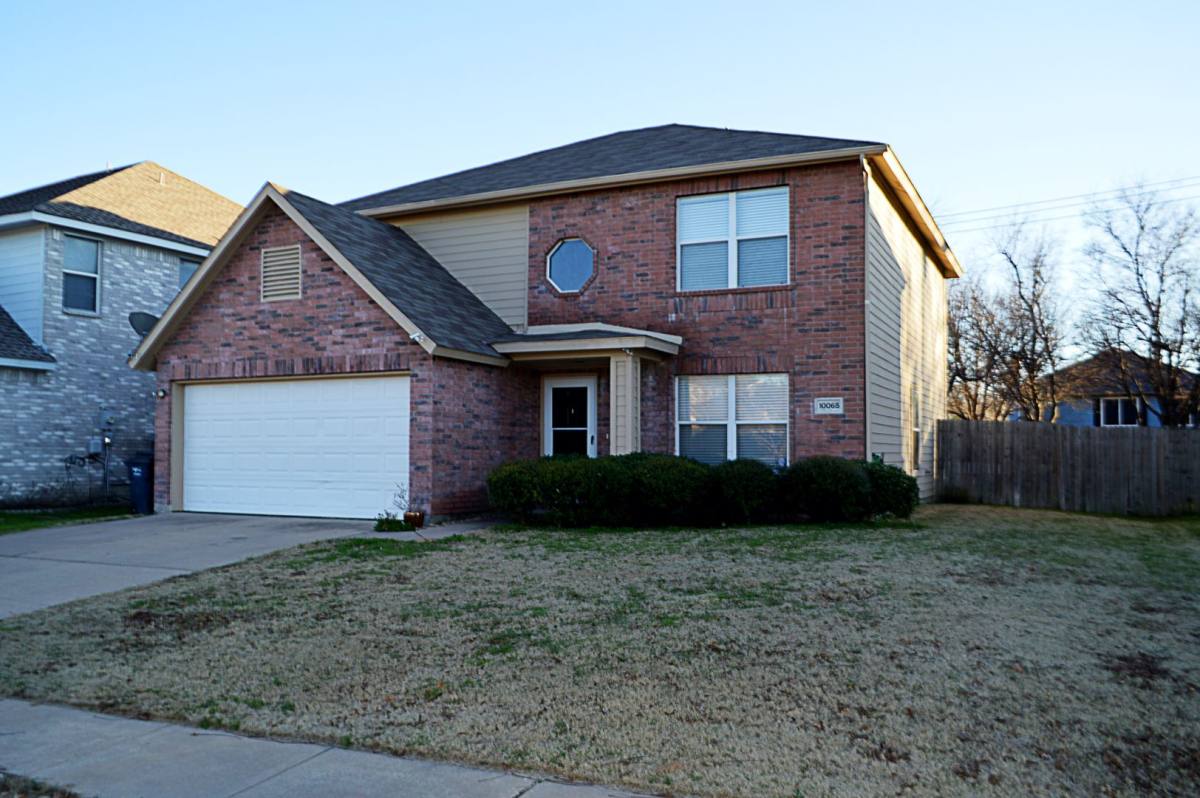 House for rent at 10065 Chapel Oak Tr, Fort Worth, TX 76116