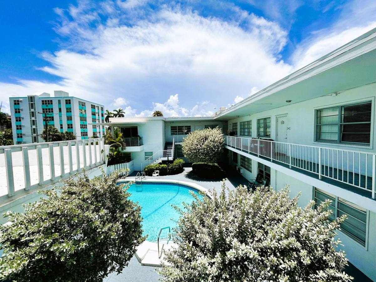 Apartment for rent at 619 Breakers Ave, Fort Lauderdale, FL 33304