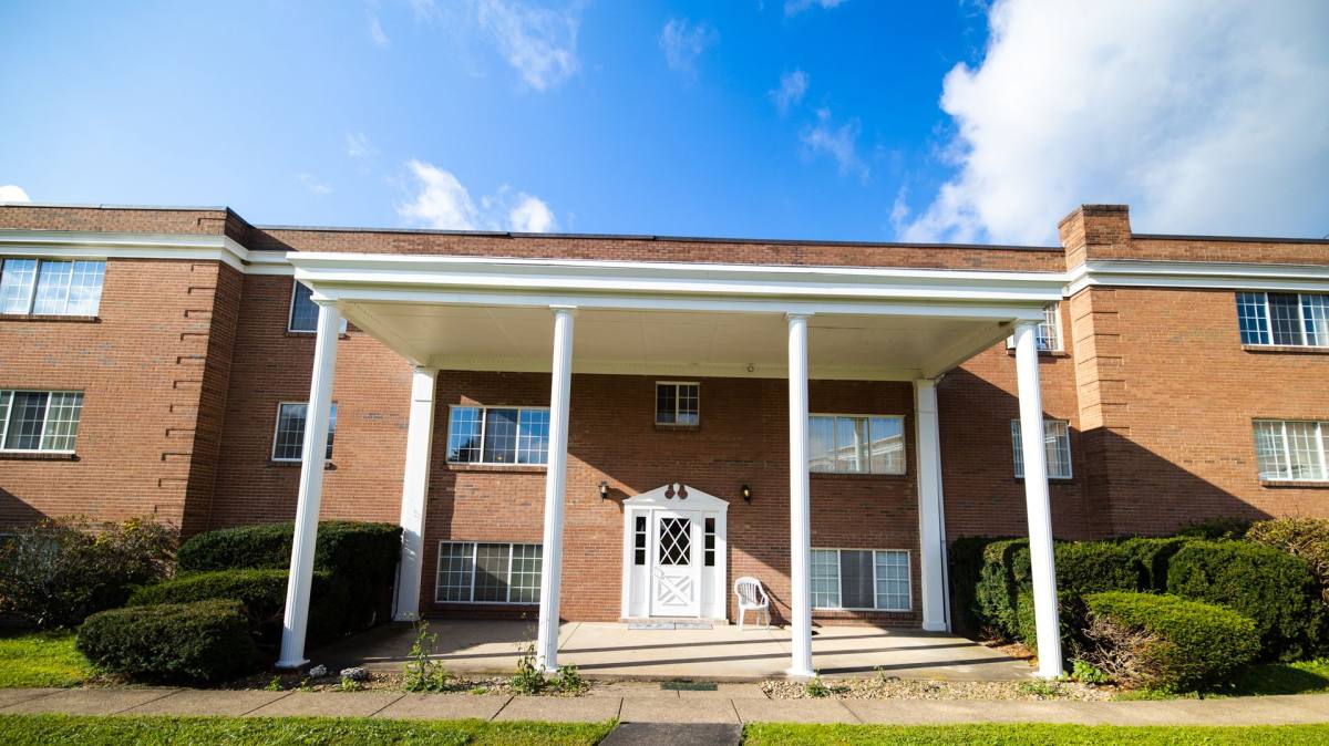 Apartment for rent at 300 Craigdell Rd, New Kensington, PA 15068