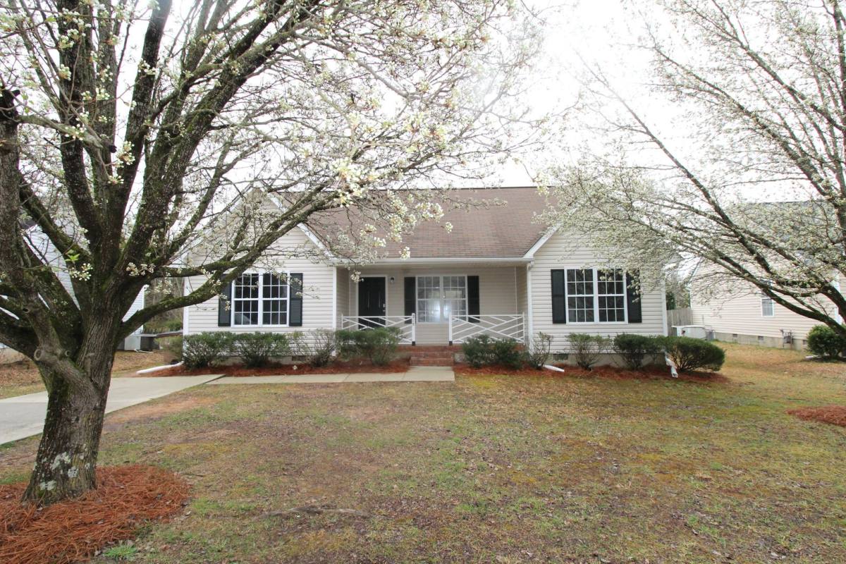 House for rent at 215 Old Treybrooke Dr, Greensboro, NC 27406