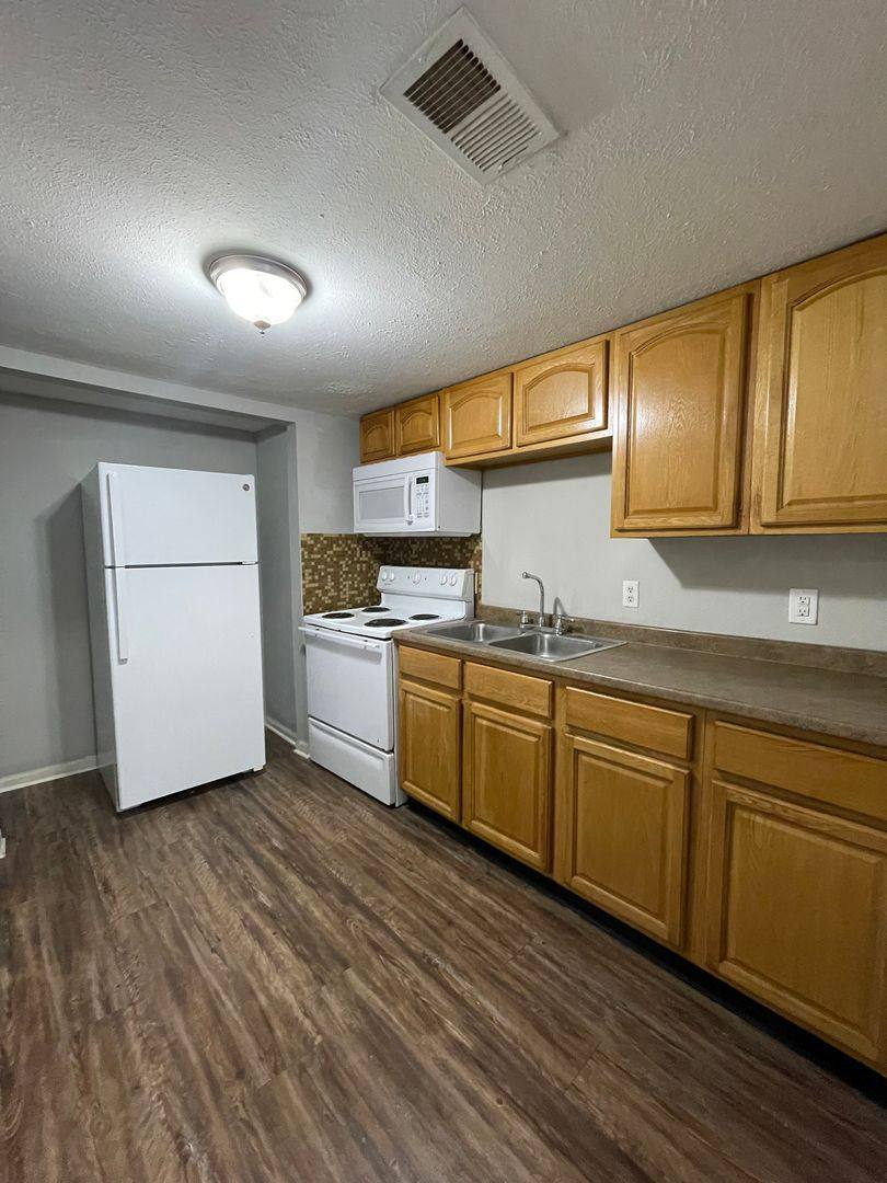 Apartment for rent at 3404 Shagbark Rd, Louisville, KY 40216