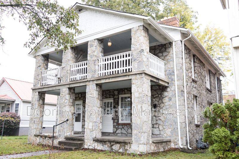 Apartment for rent at 1113 E 8th St #3, Chattanooga, TN 37403