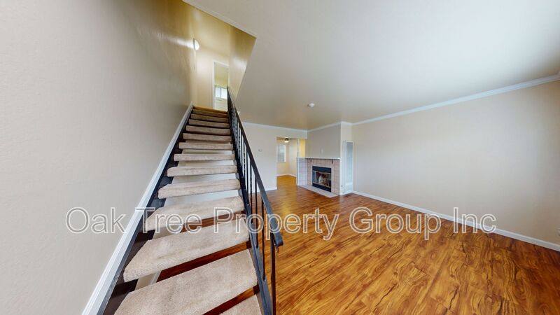 Apartment for rent at 619 F St #4, Petaluma, CA 94952