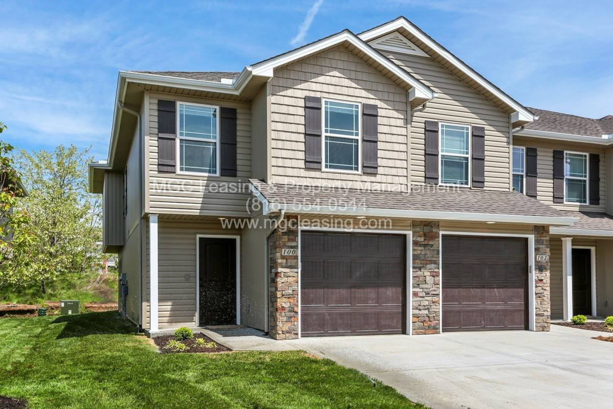 Townhouse for rent at 3-9 NE 93rd St, Kansas City, MO 64155