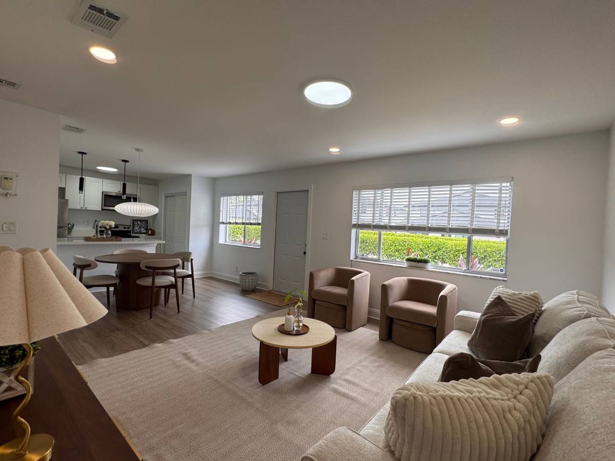 House for rent at 816 W Tiffany Dr, West Palm Beach, FL 33407