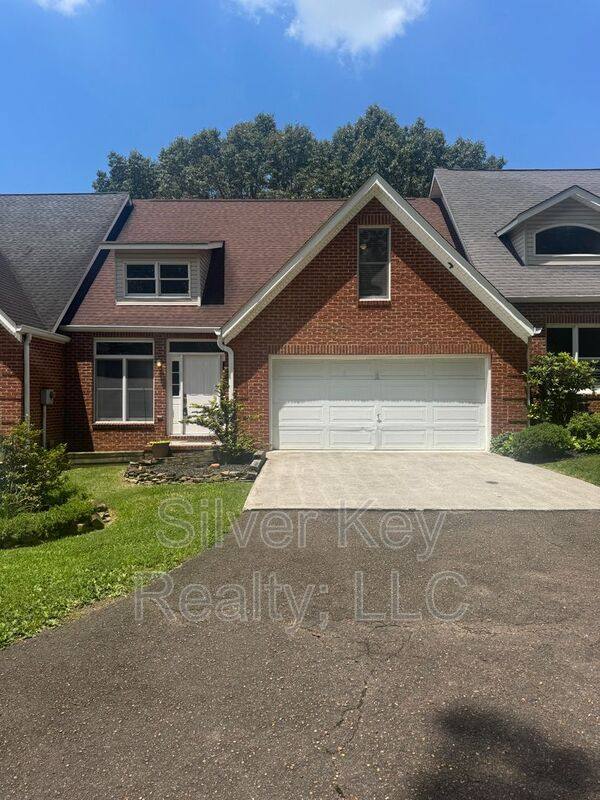 Townhouse for rent at 136 S Matlock, Athens, TN 37303