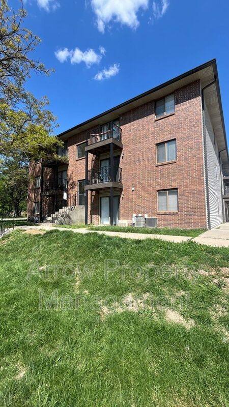Apartment for rent at 3405 Holdrege St #303, Lincoln, NE 68503