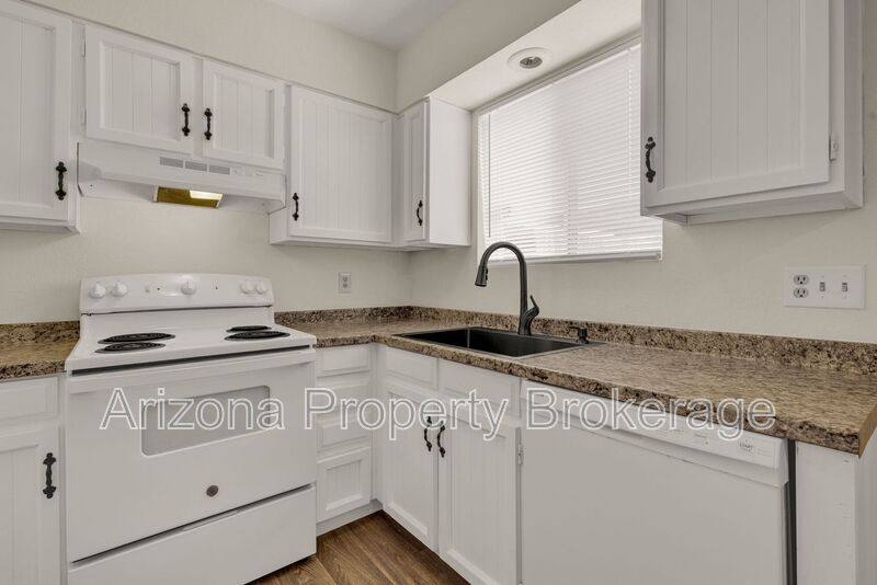Townhouse for rent at 3934 E Piccadilly Rd #12, Phoenix, AZ 85018