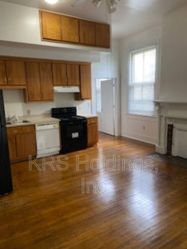 Apartment for rent at 647 W Washington St #1, Petersburg, VA 23803