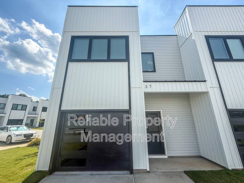 Townhouse for rent at 37 N Laird Dr, Clayton, NC 27520