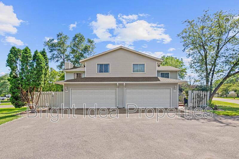 Townhouse for rent at 7684 Dunmore Rd, Saint Paul, MN 55125