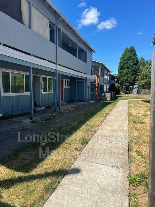 Apartment for rent at 4085 SW 160th Ave #4, Beaverton, OR 97078